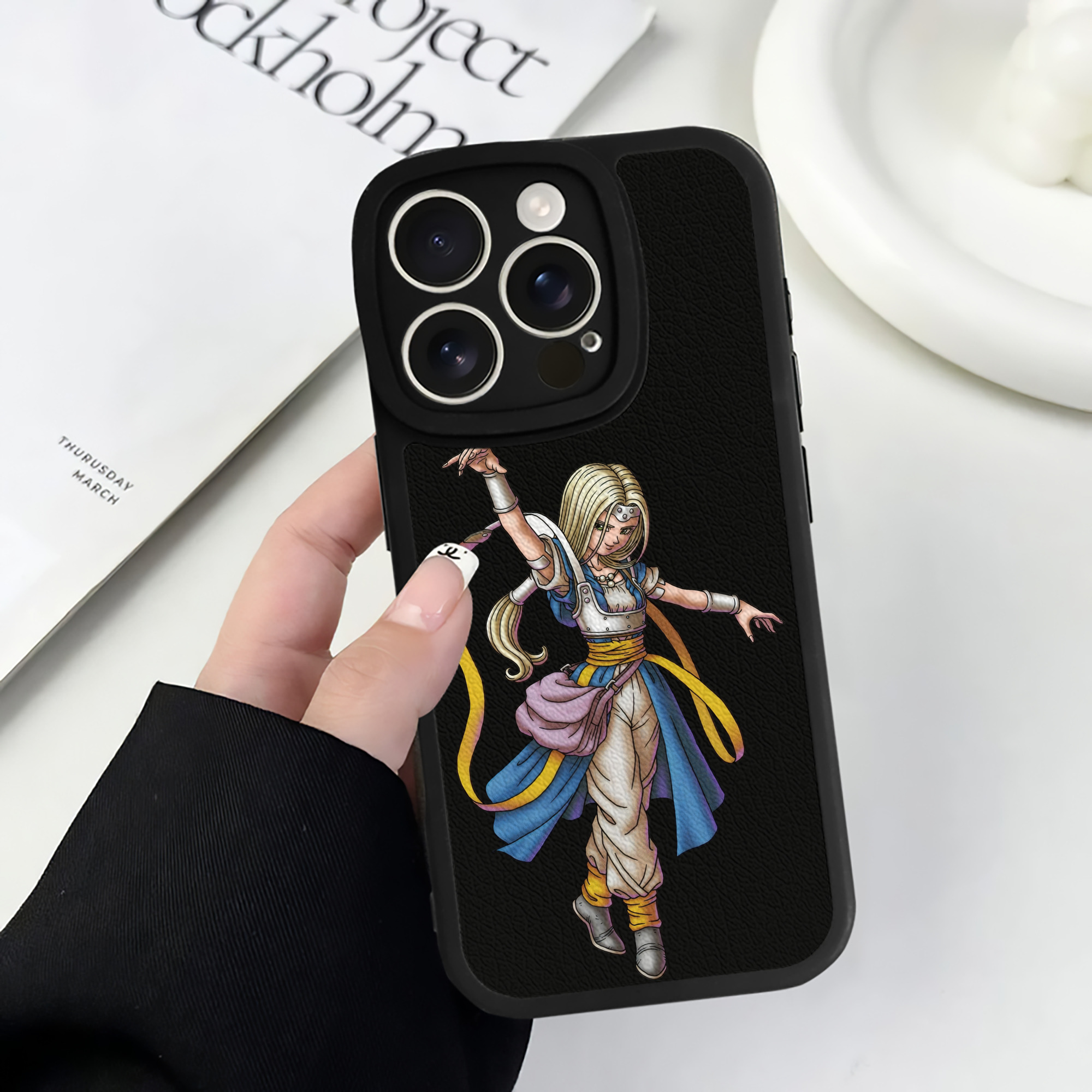 （画像用） ドラゴンクエスト Doragon Kuesuto Dragon Quest 【iPhone 16シリーズ対応】シリコンスマホケース（レザー調） 材質：シリコン